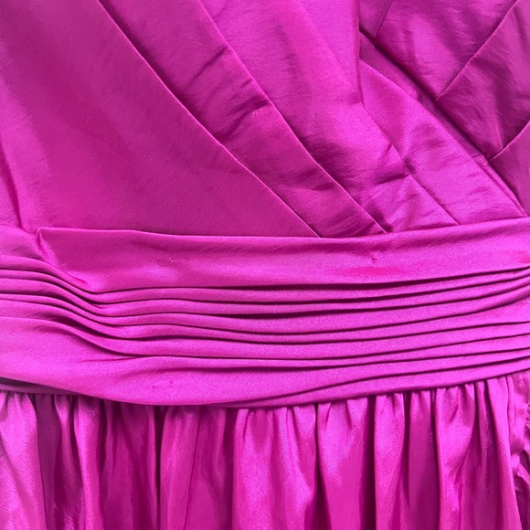 Mac Duggal Taffeta Hi-Low Ruffle Gown Size 4 Magenta - Picture 7 of 7